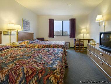 Super 8 By Wyndham Smithville Lake Værelse billede